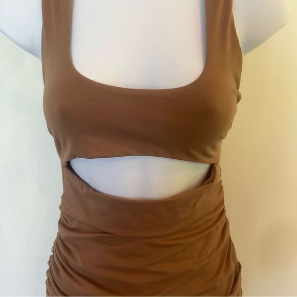 Olivaceous Mocha Ruched Bodycon Cutout Mini Dress (M) - Picture 5 of 9